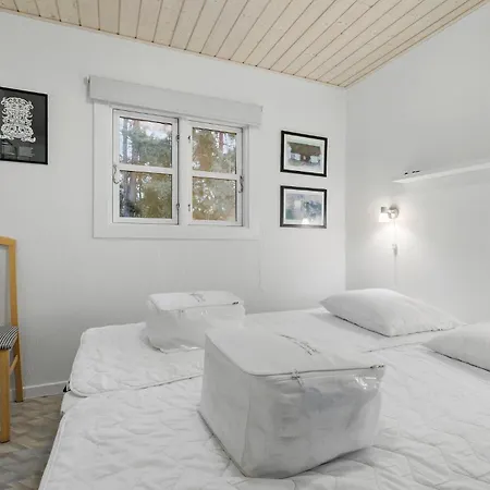 Holiday home Hjerter Es Snogebaek